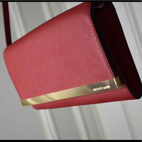 Michael Kors Handbags - Michael Kors Tilda clutch bag